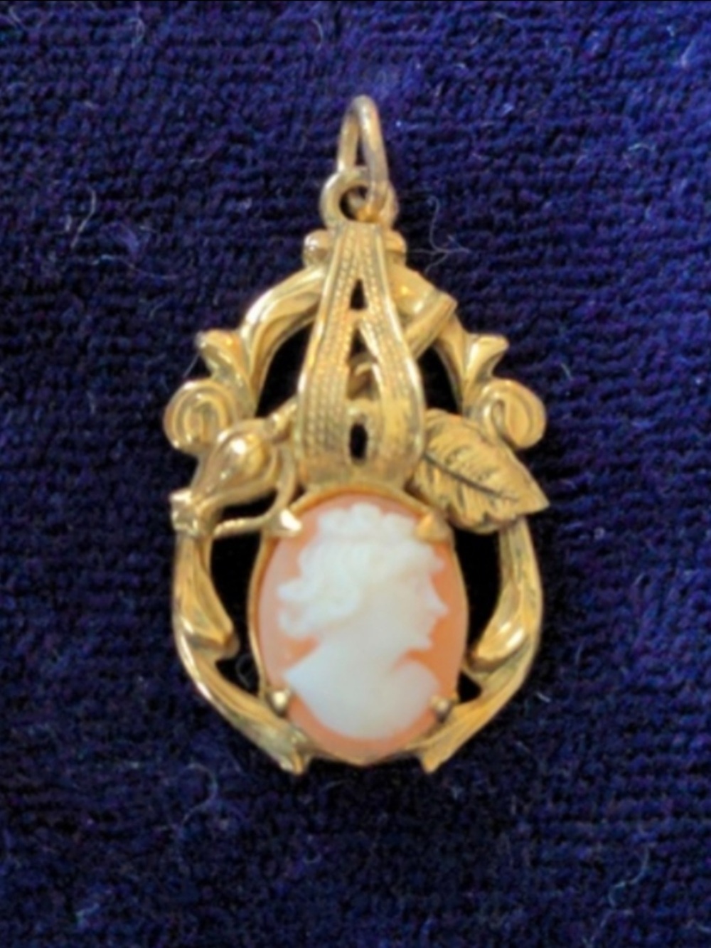 Victorian 14K gold filled filigree Cameo pendant natural hand carved